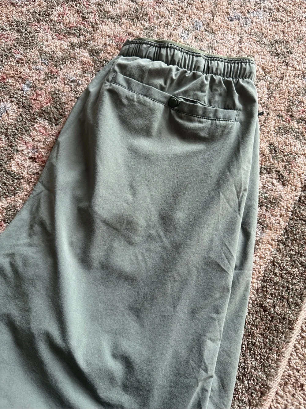 Patagonia Men's Sage Green Athletic Shorts lined size M